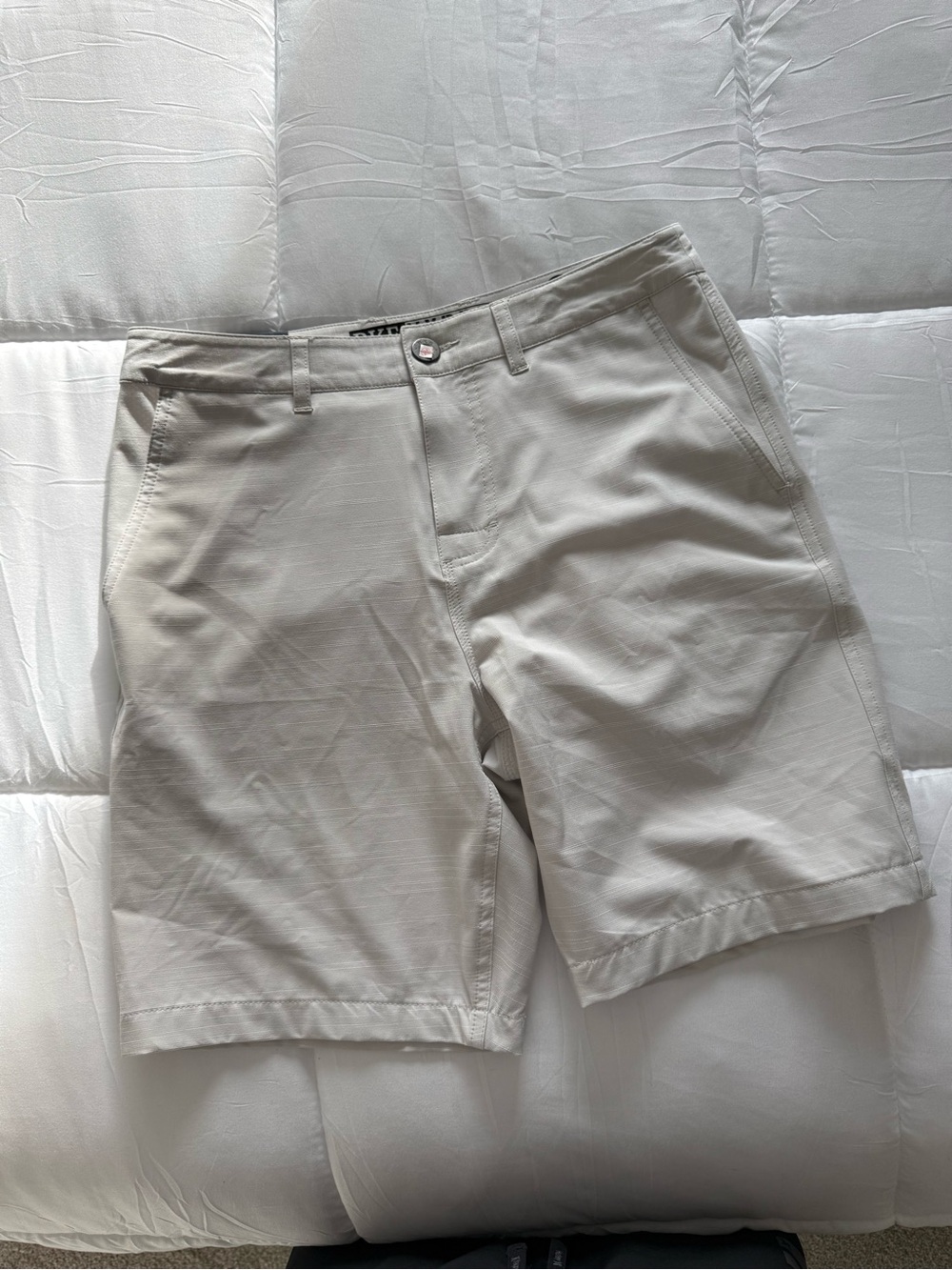 BKE Men's Light Cream Flat-Front Shorts